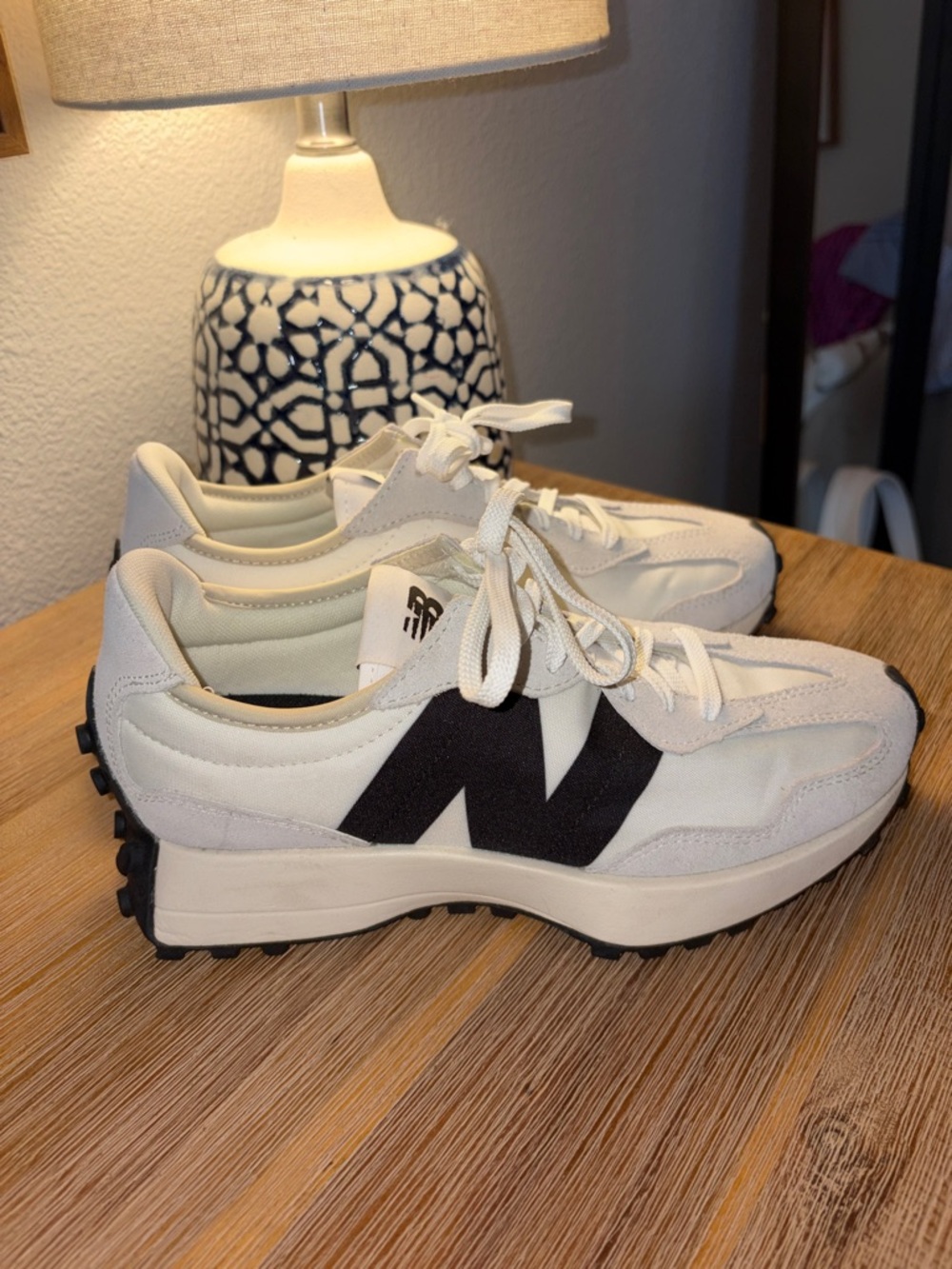 New Balance 327
